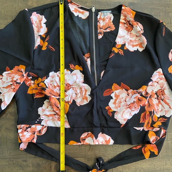 Charlotte Russe Black/Orange Floral Crop Top Sz XL - Picture 10 of 11